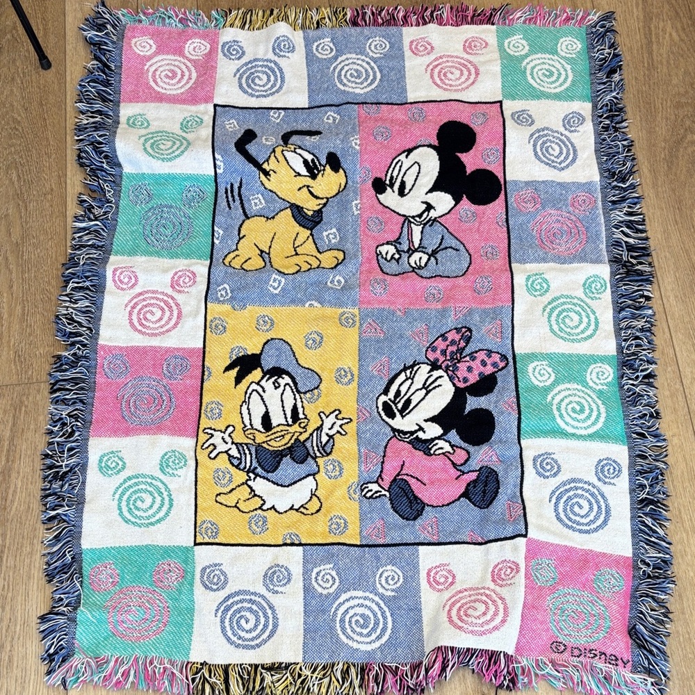 Disney Mickey Mouse Minnie Mouse Pluto and Donald Duck Tapestry Blanket